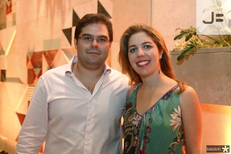 Ticiana Rolim promove movimento pela paz