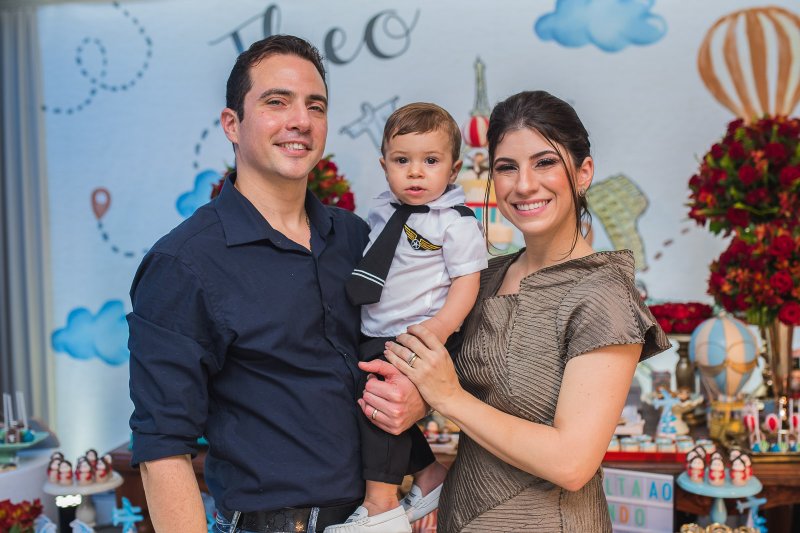 rá-tim-bum - Themis e Roberto Briand celebram o primeiro aniversário do herdeiro Théo
