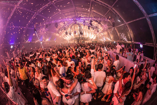 Praia do Rosa é dica certeira para quem quer fazer bonito no Réveillon