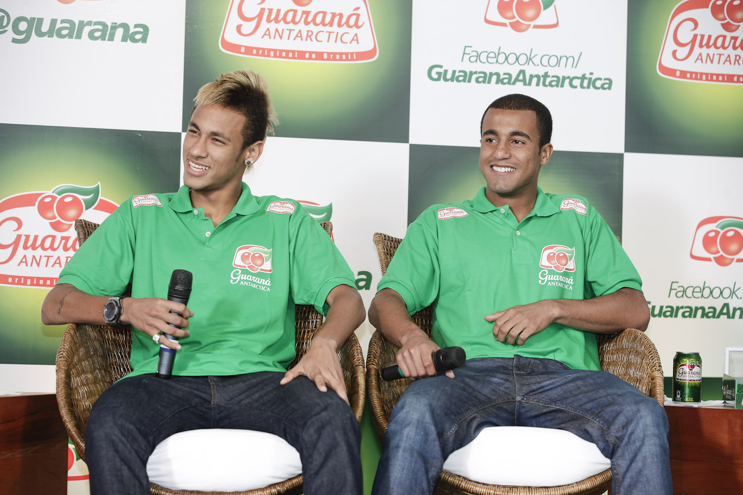 Neymar e Lucas no Carnaval de Salvador com Guaraná Antarctica