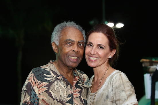 Flora e Gilberto Gil recebem vips no Expresso 2222, em Salvador