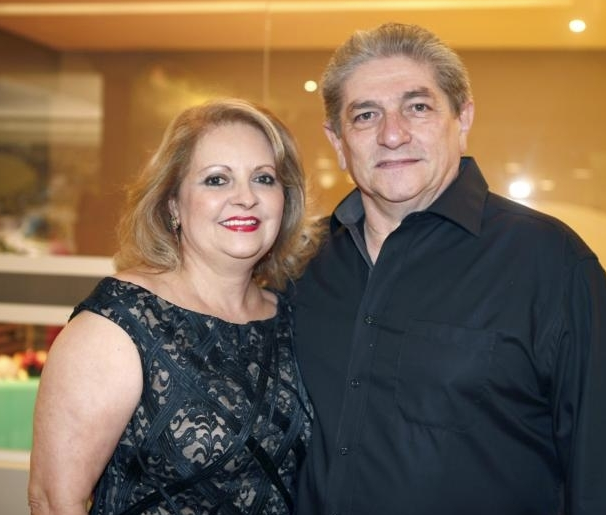 Paulo Magalhães inaugura nova Paroma Lustres