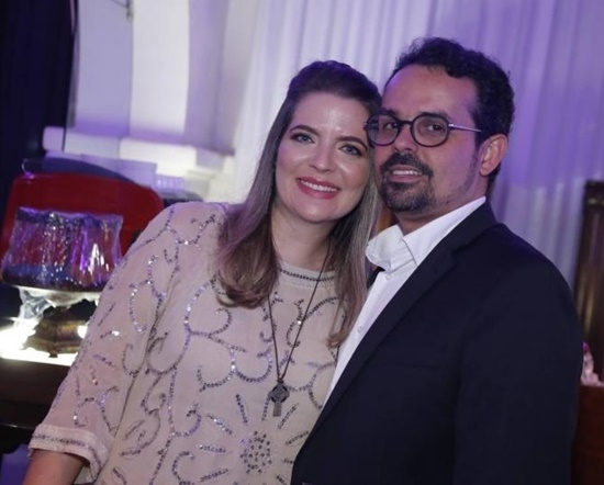 Karísia Ribeiro arma coquetel para o lançamento da loja BasiKA com Estilo