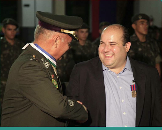 Roberto Cláudio e Salmito Filho são homenageados pelo Exército