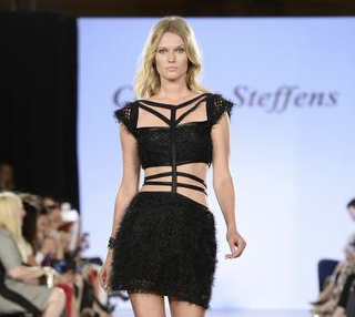Carmen Steffens estreia na NYFW