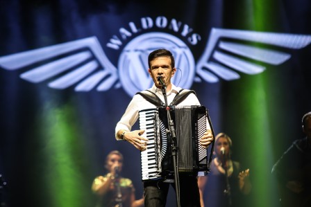 Waldonys lança Meu Ninho e comemora aniversário