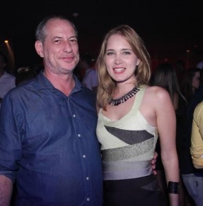 Ciro Gomes comemora a chegada do novo herdeiro