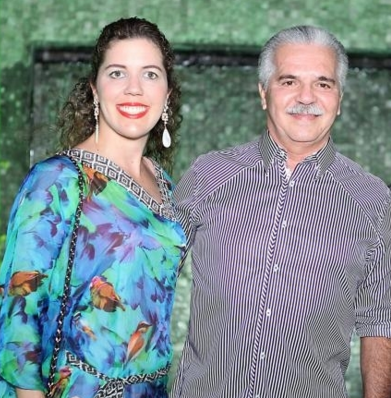 Ticiana Rolim Queiroz recebe em torno de Sri Prem Baba