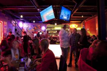 Assista seu futebol com promoções no Buddies Pub