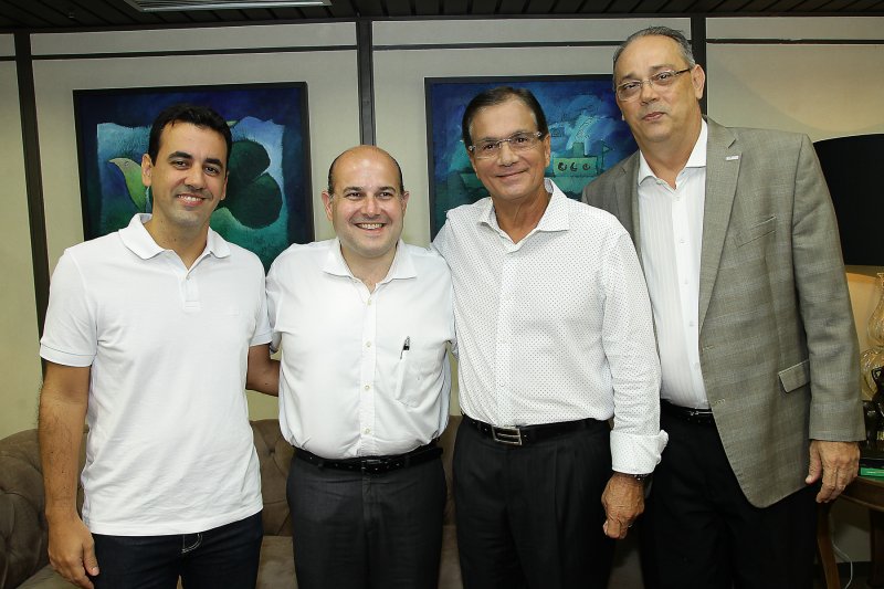 Roberto Cláudio foi figura central de almoço na Casa da Indústria