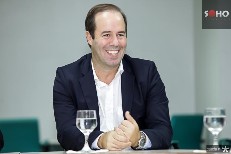 César Ribeiro assina termo de cooperação com Banco do Brasil