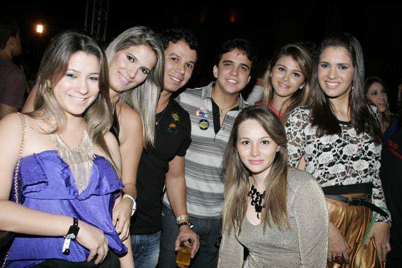 Ensaio Geral do Fortal incendeia o Mucuripe Club, na véspera da micareta cearense