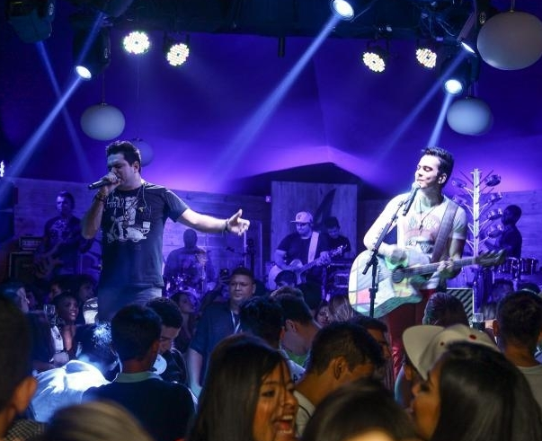 Luis Marcelo e Gabriel esquentam a noite desta terça, no Austin Pub