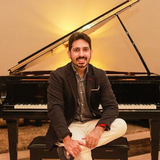 Felipe Adjafre se apresenta em prol do projeto Tocando Vidas