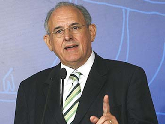 Nelson Jobim realiza palestra na Unifor