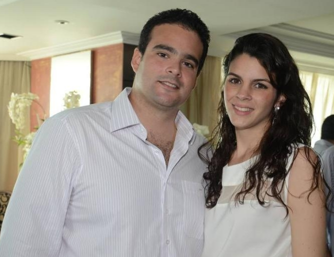 David Lima e Renata Fiúza trocam alianças na Lagoa do Uruaú