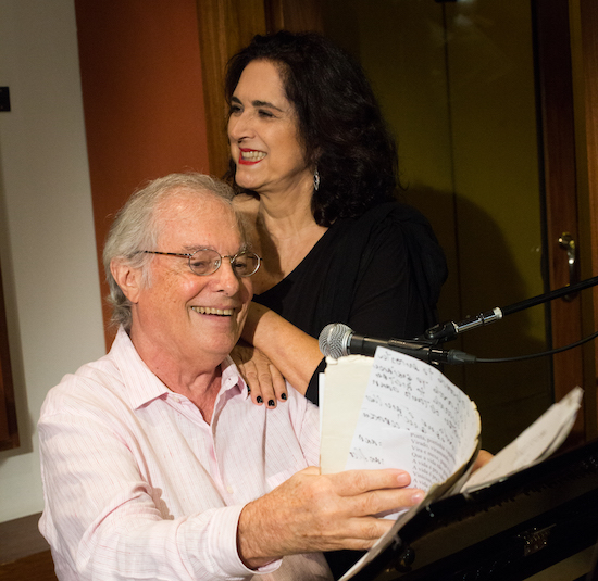 Francis e Olívia Hime fazem apresentação especial no Cineteatro São Luiz