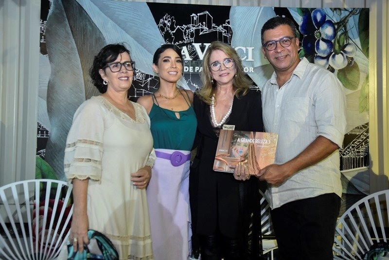 CasaCor Ceará serve de cenário da sessão de autógrafos do livro de Pedro Ariel Santana e dos 8 anos da La Vinci