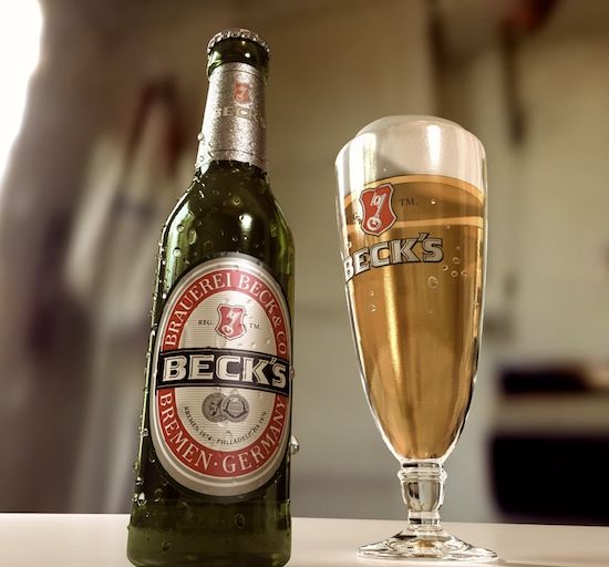 Colosso arma edição especial do Vnyl Cashew para o lançamento da Cerveja Beck’s em Fortaleza