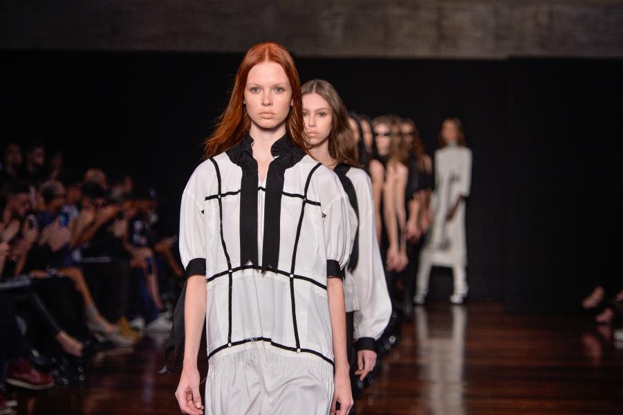 Alexandre Herchcovitch abre temporada de Inverno 2016 do SPFW