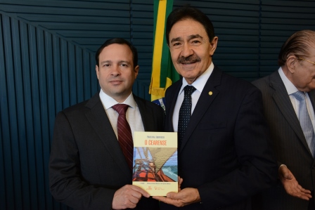 Igor Queiroz Barroso lança  O Cearense em Brasília