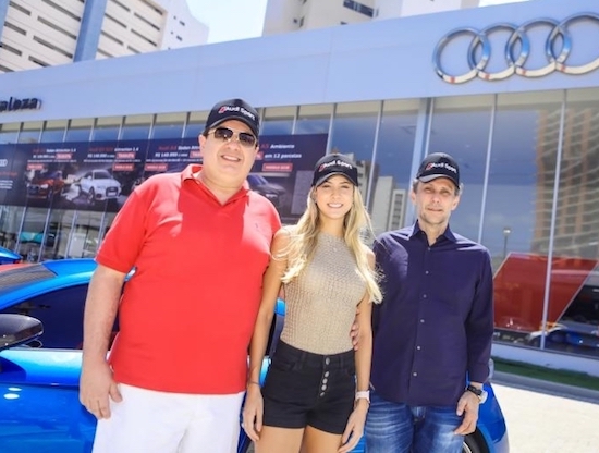 Marcos Dias Branco movimenta o showroom da Audi Center com a tradicional FeijoAudi