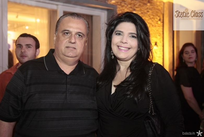 Max Câmara comemora birthday em sunset no Iate Clube