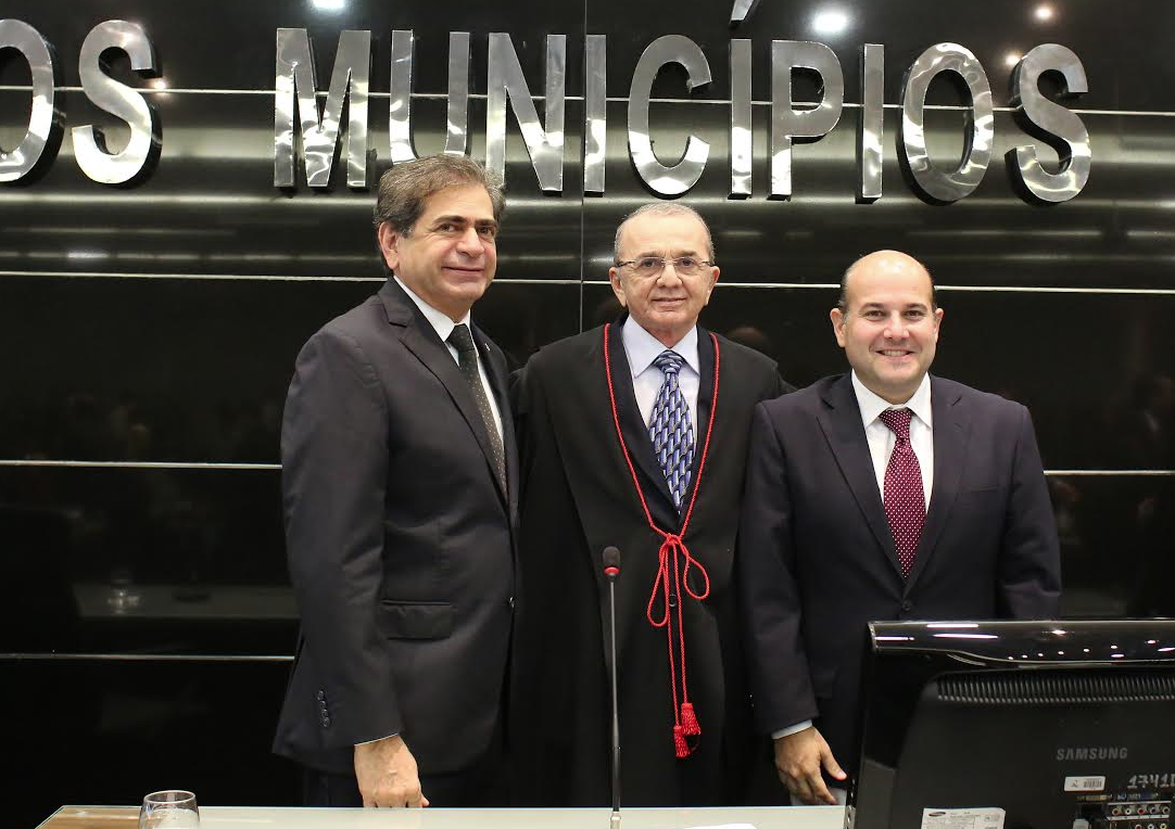 Chico Aguiar toma posse para novo mandato no TCM-CE