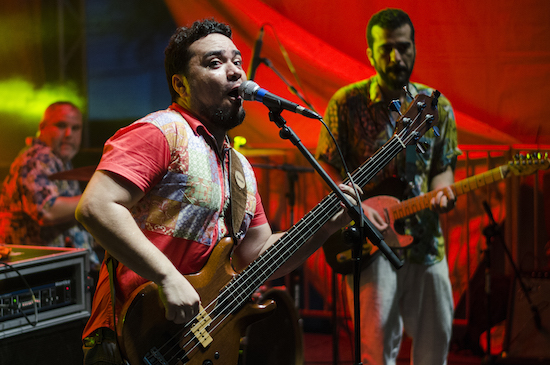 Bloco Chão da Praça tem programação especial nesta quinta-feira. Vem!