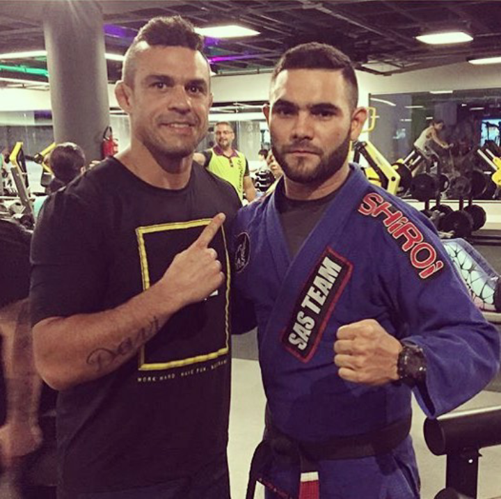 Vitor Belfort treina na Greenlife Academia