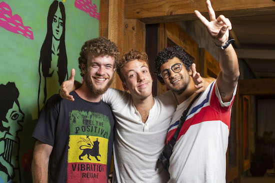 João Côrtes, Bruno Suzano e Vitor Thiré aproveitam a temporada off no Beach Park