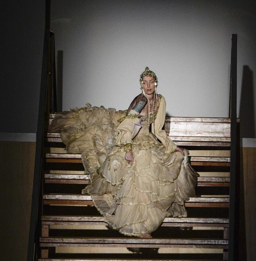 Cristais Checos brilham nos bordados de Lino Villaventura