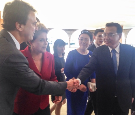 Camilo Santana visa projetos com a China