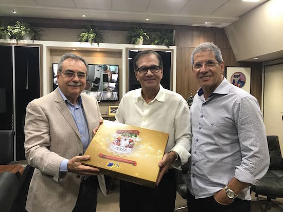 Beto Studart recebe na Fiec o presidente da CDL e o coordenador do Natal de Luz