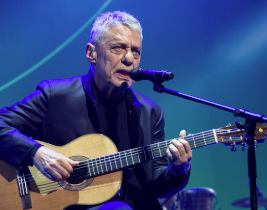 Chico Buarque aterrissa em Fortaleza com a turnê “Caravanas”