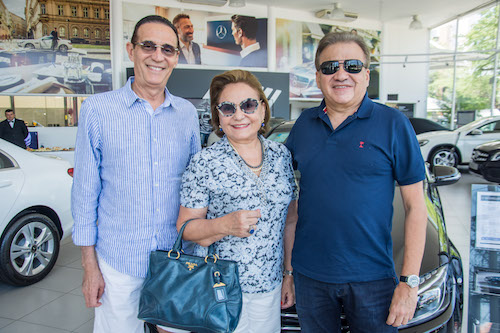 Newsedan recebe os clientes com café da manhã especial