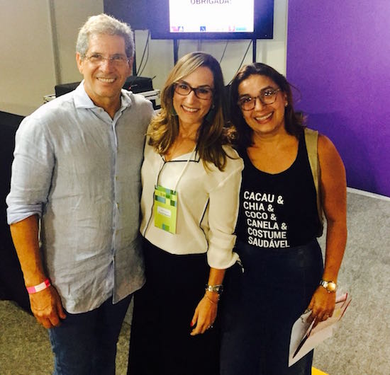 Bianca Sales realiza palestra no Festival Costume Saudável