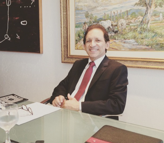 XIII Bienal Internacional do Livro do Ceará recebe lançamento do livro de Djalma Pinto