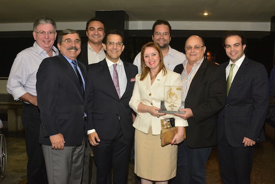 Nicolle Barbosa é homenageada pela ALFE