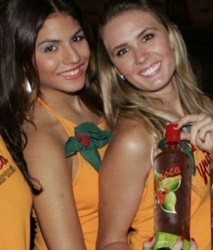 Ypióca Guaraná. O novo drink deu um tempero extra a noitada de sexta-feira, no Mucuripe Club.