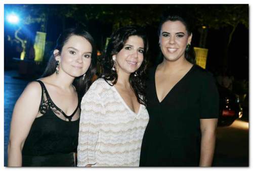 Desfile da temporada Verão Lenita Negrão 2011 enche de brilho o Marina Park