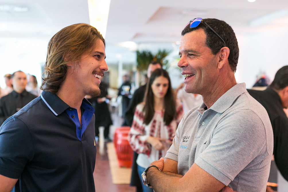 Rômulo Arantes Neto e Torben Grael marcam presença em evento da Nautica