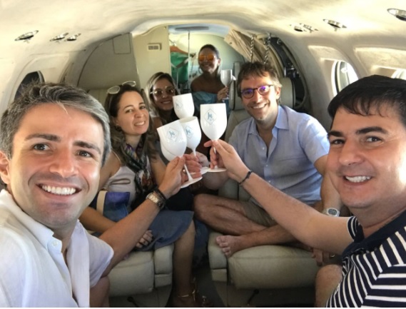 Juliana Azevedo celebra seu bday em Noronha