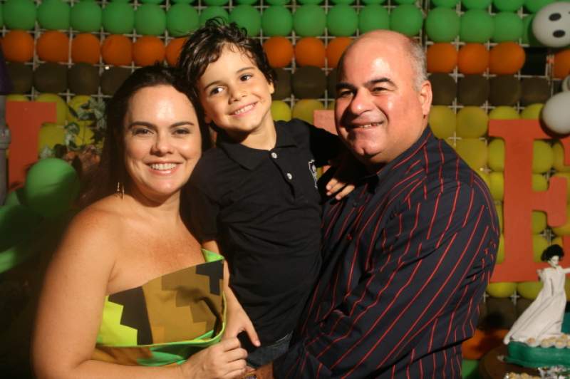 Luciano e Denise Cavalcante festejaram o aniversario do herdeiro Lorenzo