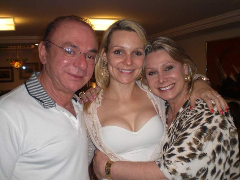 Niver - Rebeca Ferreira Gomes festejou seu niver cercada de amigos