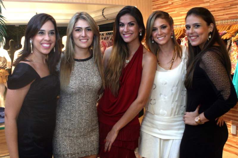 Bruna Waleska Quinder&eacute; e Melina Dias pilotaram concorrido coquetel na Rouge