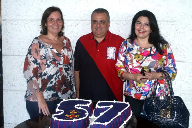 57 anos - O comodoro Max Camara pilotou as comemoracoes dos 57 anos do Iate Clube de Fortaleza