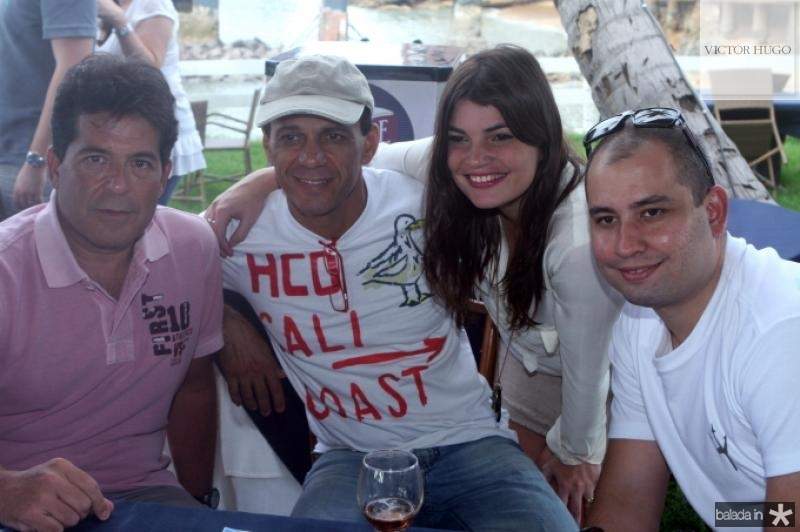 Mano Alencar cercou-se dos amigos, sabado, 7,  no Iate Clube de Fortaleza para brindar sua troca de idade