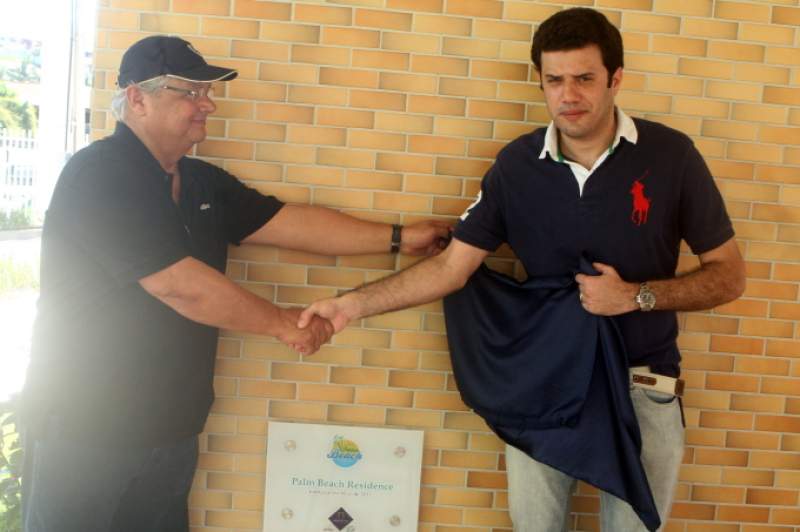 Novo point - Construtora Manhattan conclui a obra e arma brunch para entrega das chaves do Palm Beach Residence