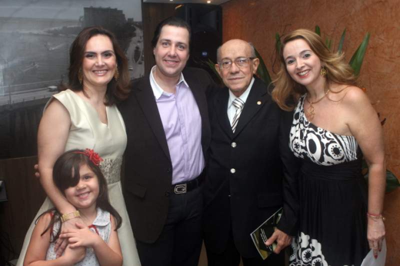 Leo Bossard II pilota sess&atilde;o aut&oacute;grafos de seu livro no Bocca Bistr&ocirc;